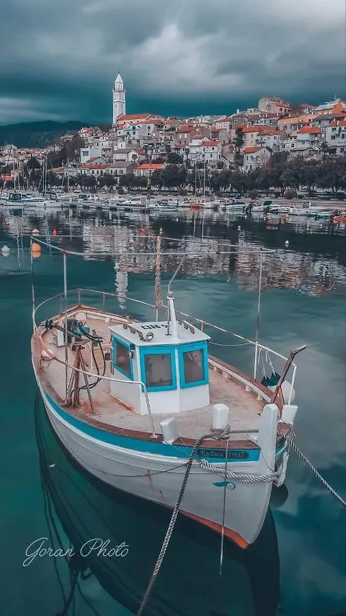 Apartments Viktor I Helena Novi Vinodolski