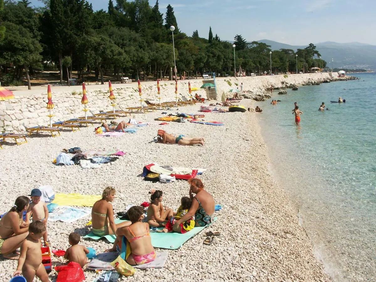 Apartments Viktor I Helena Novi Vinodolski 0*,  Horvátország